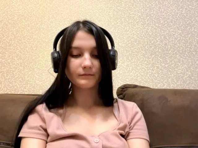 AideLandaker from BongaCams