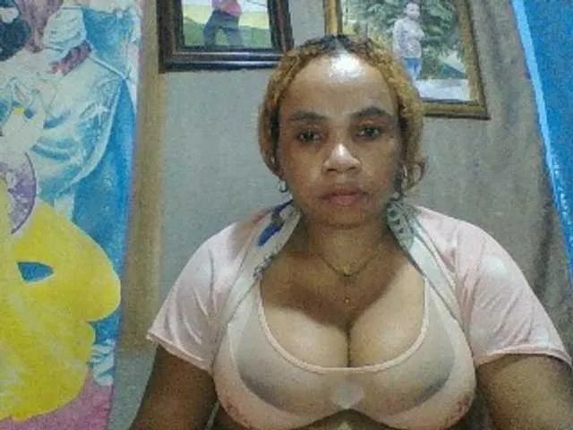 Amanah from BongaCams