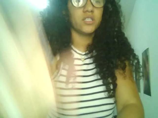 Bellacrespa from BongaCams