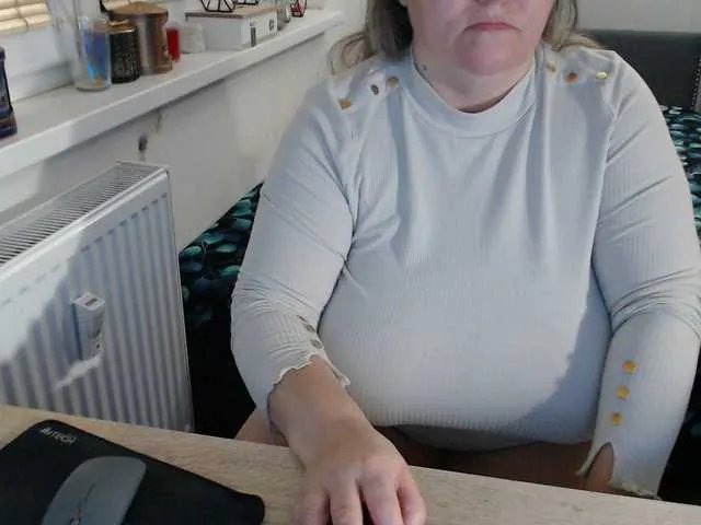 Bessy123 from BongaCams