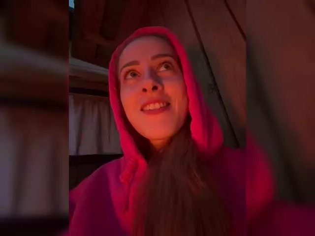 BlackWidow22 from BongaCams