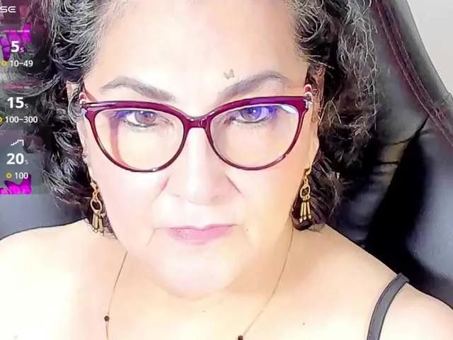 Cataleya-mom from BongaCams