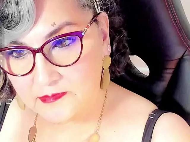 Cataleya-mom from BongaCams