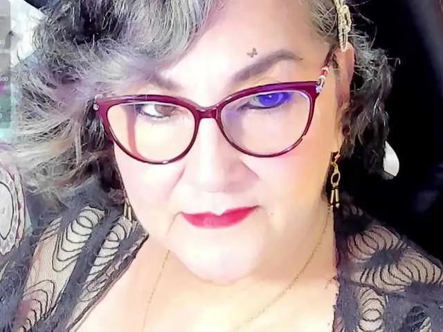 Cataleya-mom from BongaCams