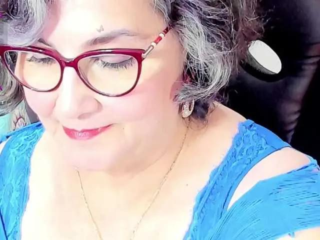 Cataleya-mom from BongaCams