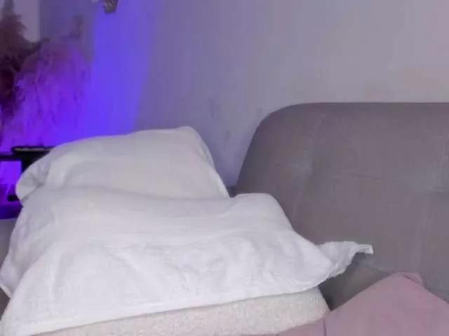cutte-hanna18 from BongaCams