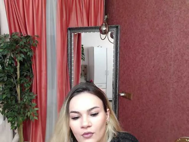  DaliaHaven chat room