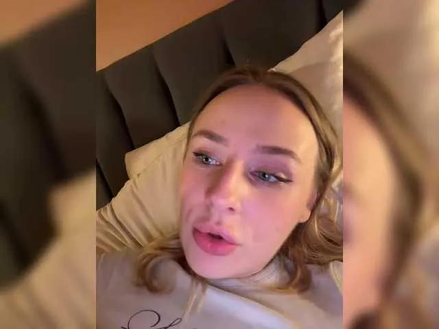 Elegantbabe from BongaCams