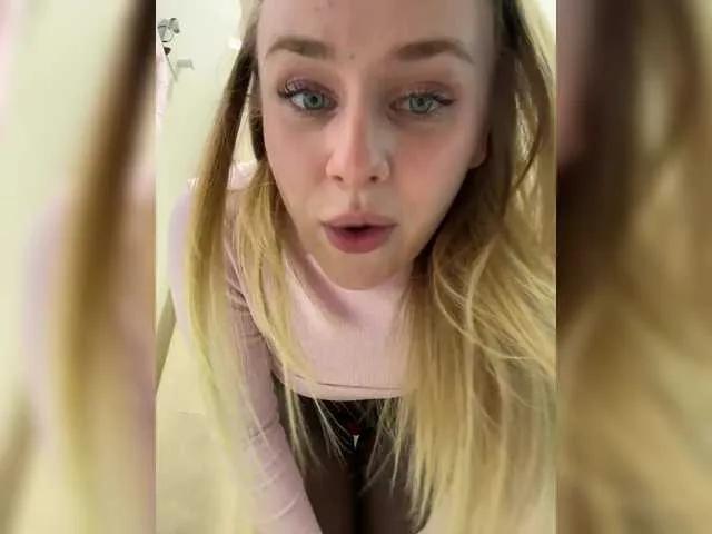 Elegantbabe from BongaCams