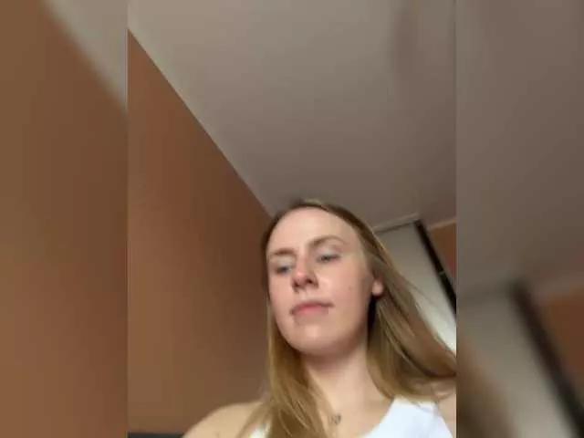 Elegantbabe from BongaCams