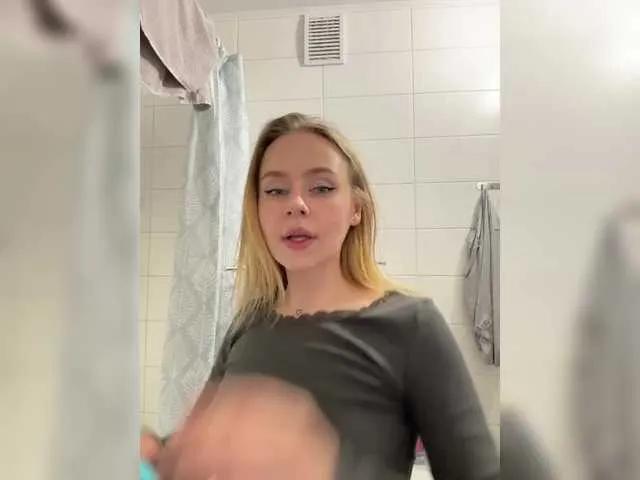 Elegantbabe from BongaCams