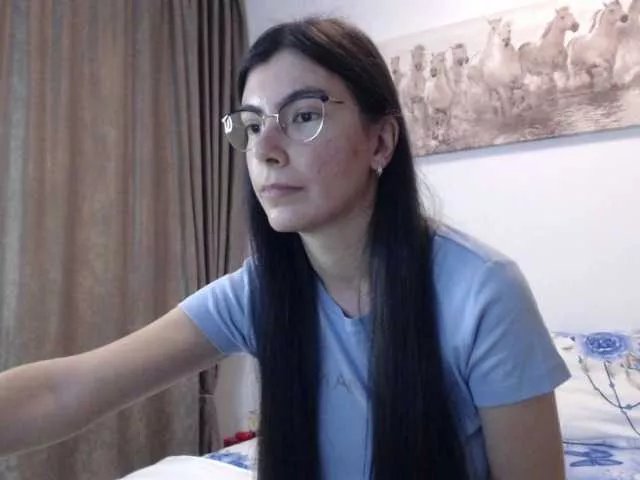 Elinor21 from BongaCams