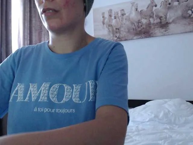 Elinor21 from BongaCams