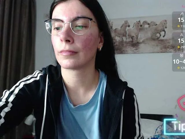 Elinor21 from BongaCams