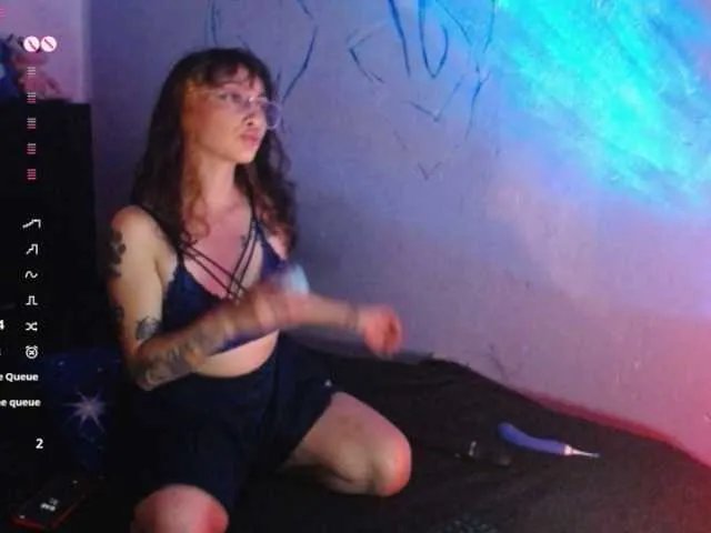 Elizabeth911 from BongaCams