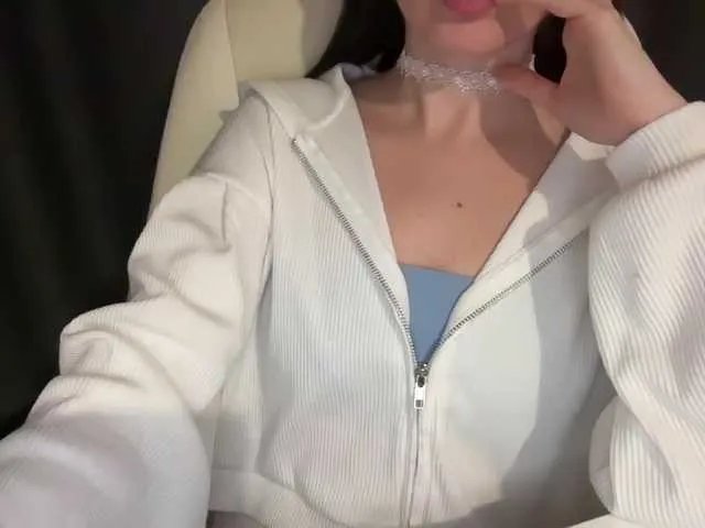 emisun from BongaCams