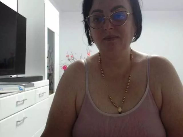 Emyllywhite from BongaCams