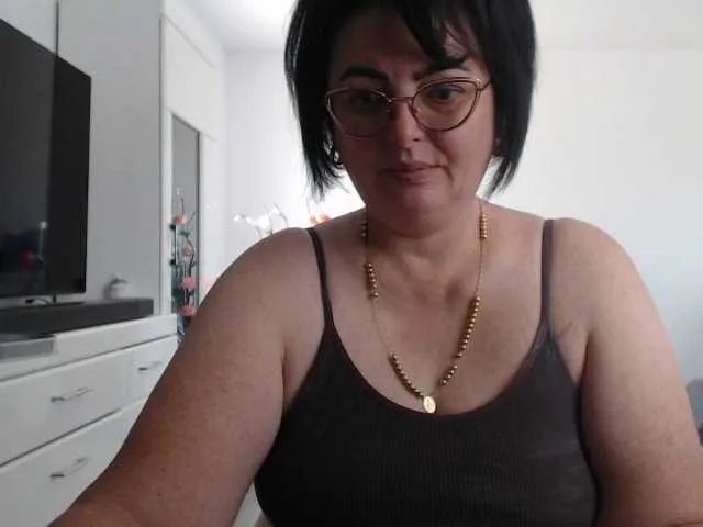 Emyllywhite from BongaCams