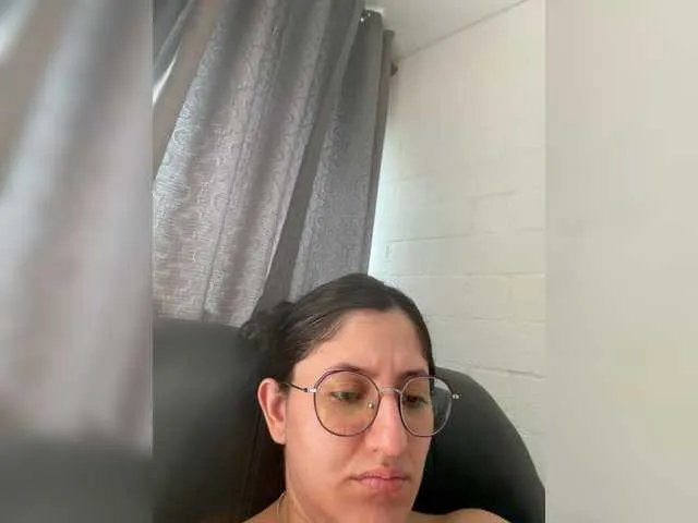 EvanShell1 from BongaCams