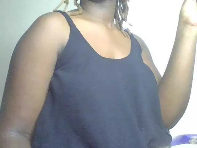 freakcurvy8 from BongaCams