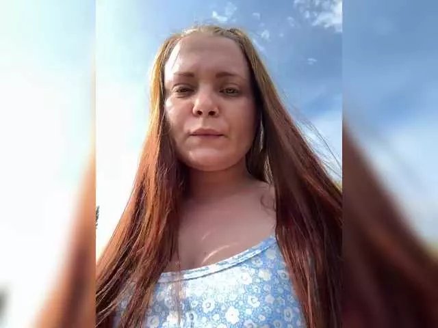 leila17 from BongaCams