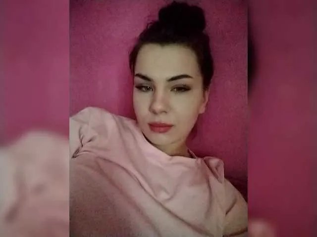 Lilmommy from BongaCams