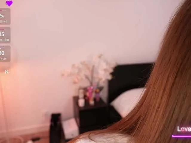 LilyColins from BongaCams