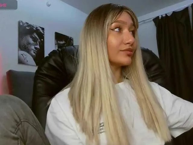 LisaShultz from BongaCams