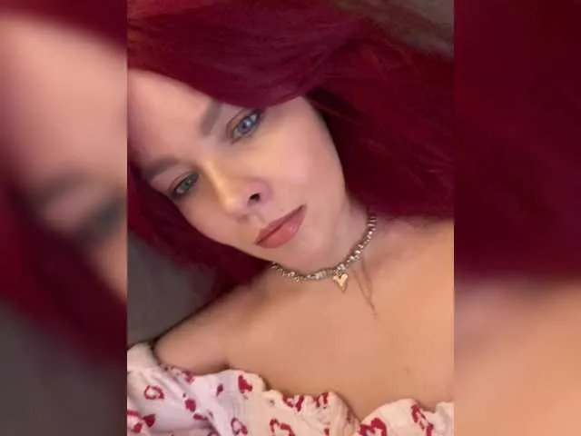 lova-mars from BongaCams