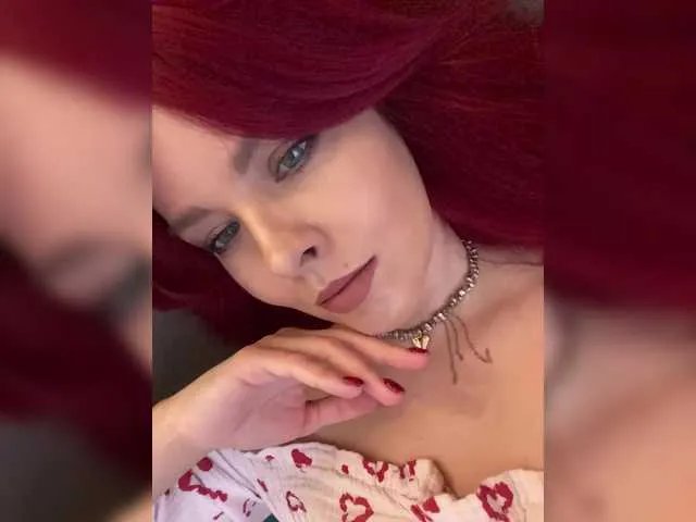 lova-mars from BongaCams