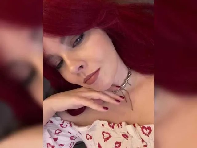 lova-mars from BongaCams