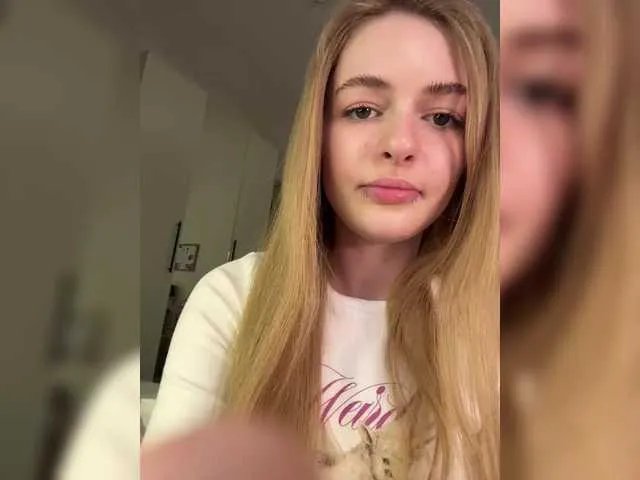 mandarinkaa from BongaCams