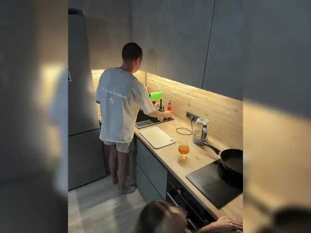 QueenKing from BongaCams