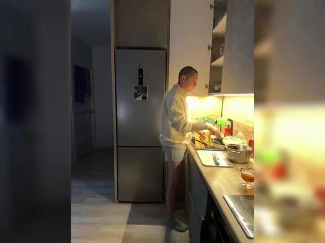 QueenKing from BongaCams