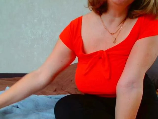 rosewind8 from BongaCams