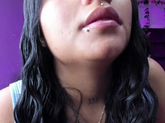 Sweelanna from BongaCams