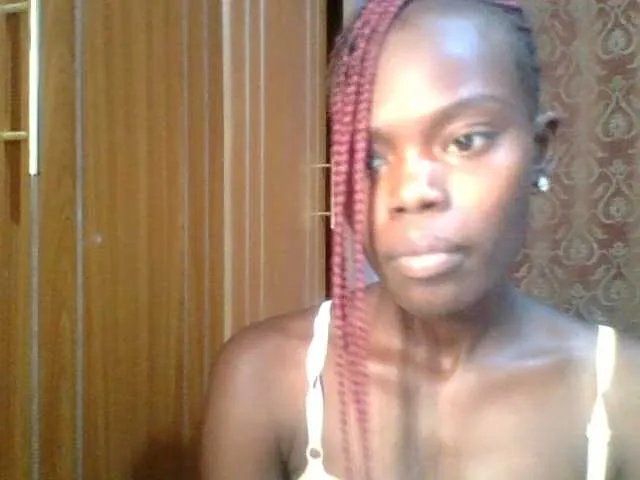 Sweet-petite from BongaCams