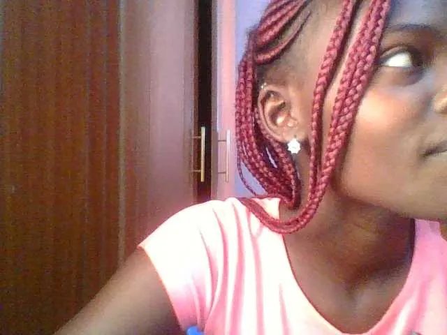 Sweet-petite from BongaCams