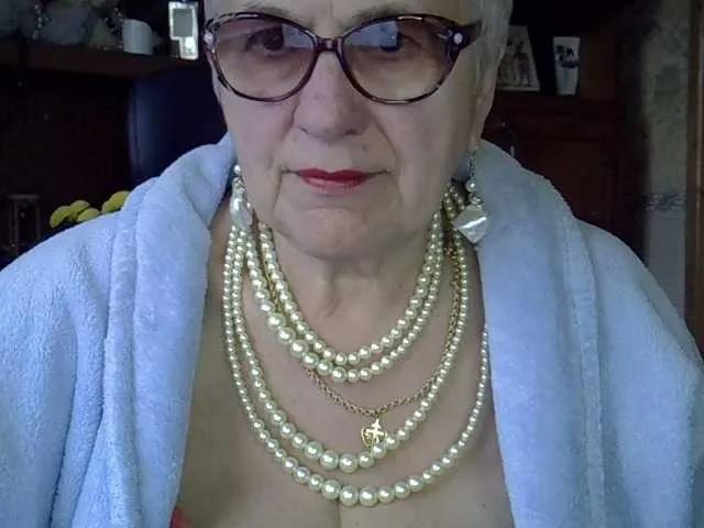 SweetCherry00 from BongaCams