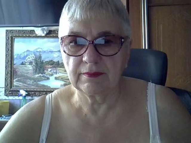 SweetCherry00 from BongaCams