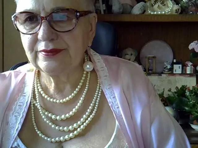 SweetCherry00 from BongaCams