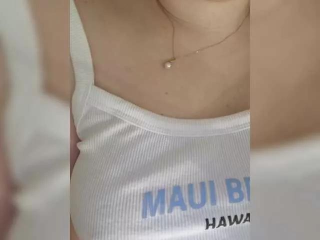 SweetKarinaa from BongaCams