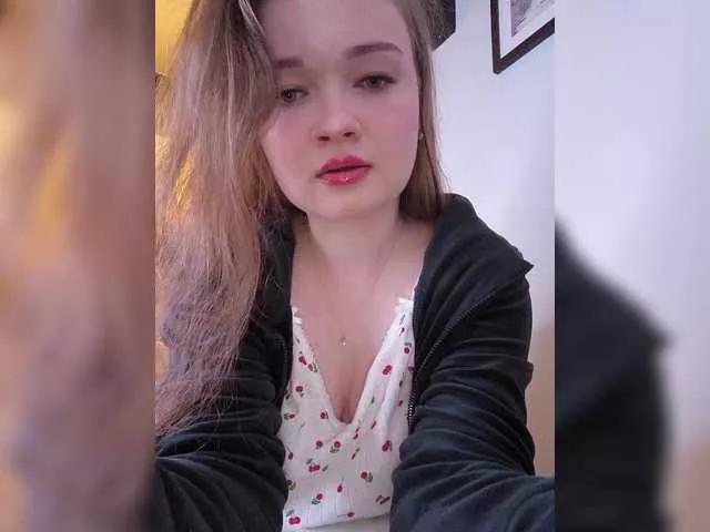 SweetKarinaa from BongaCams