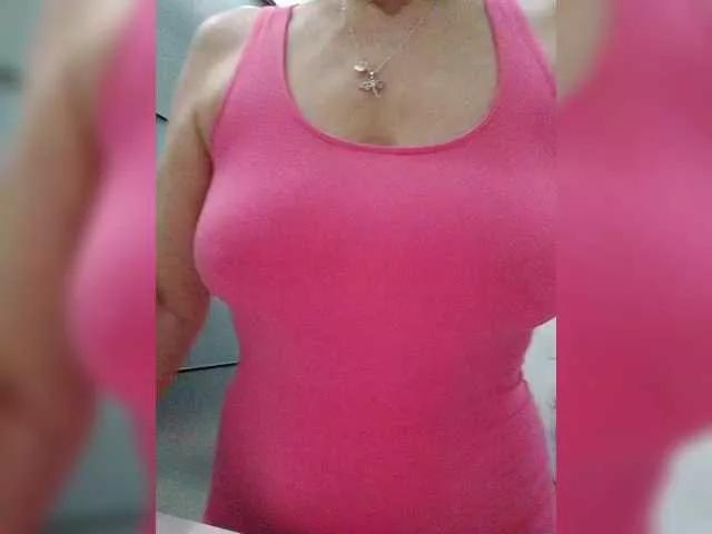 Tata42 from BongaCams