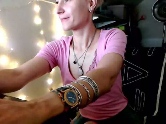 VoyeursRoom from BongaCams