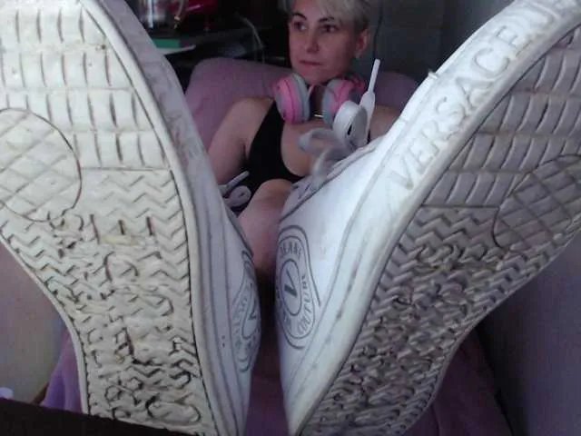 VoyeursRoom from BongaCams