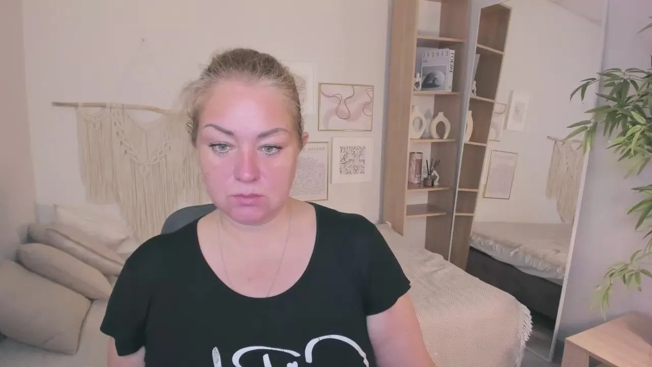 JenniferLight from Cam4