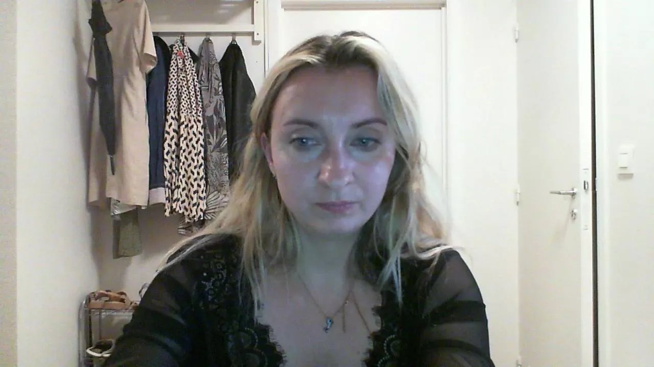 RuslanaFlower from Cam4