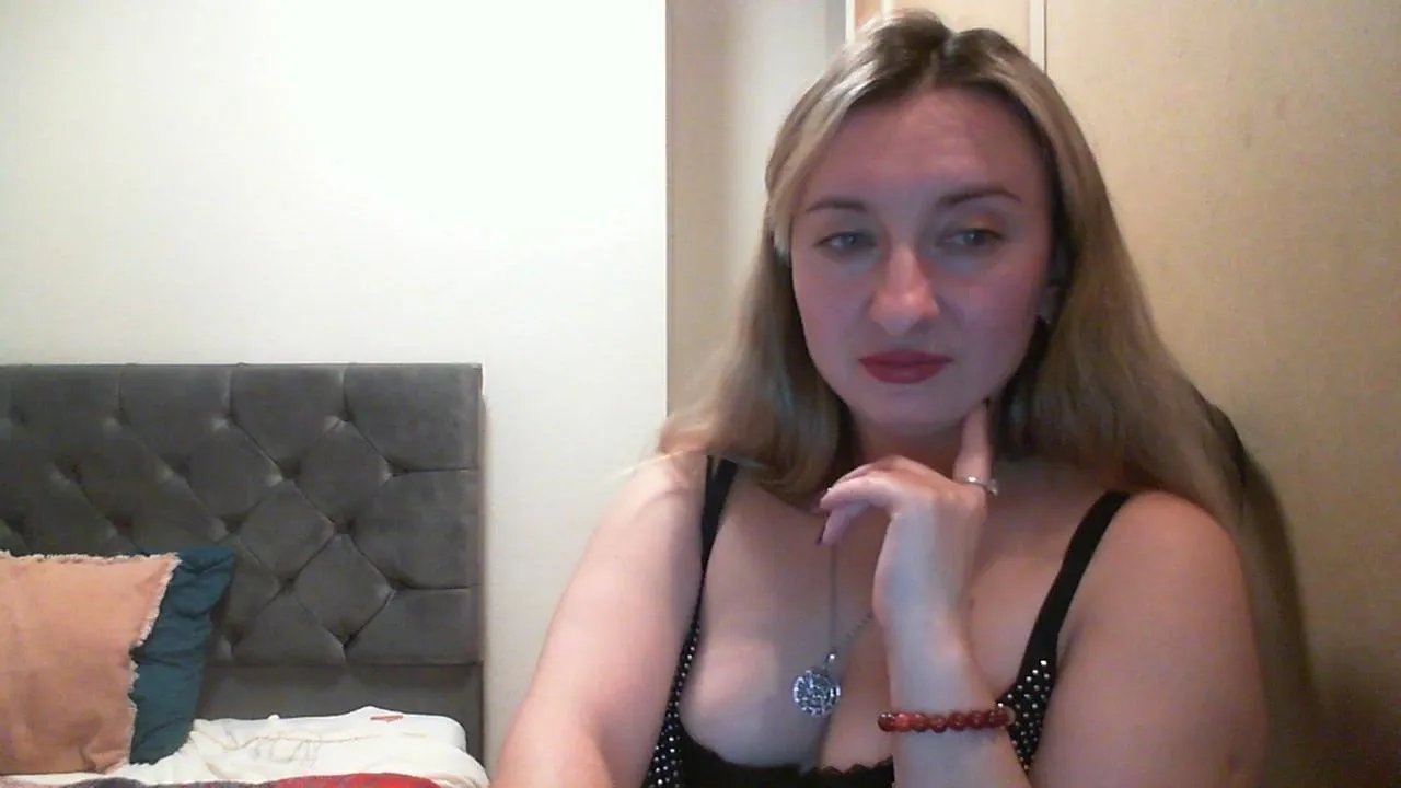 RuslanaFlower from Cam4