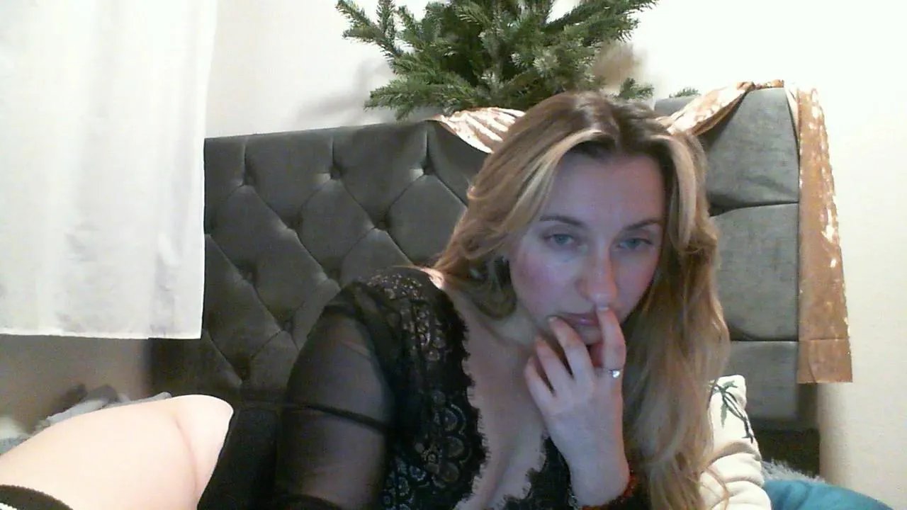 RuslanaFlower from Cam4